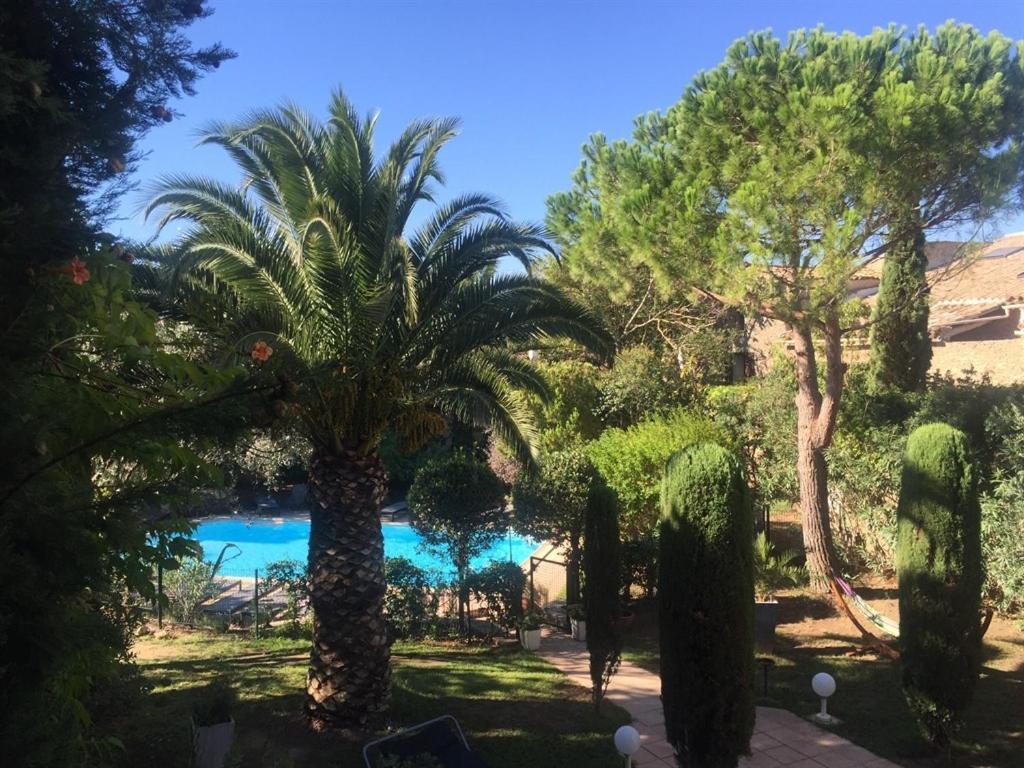 Le Jardin D'Homps Bed & Breakfast Homps  Exterior foto